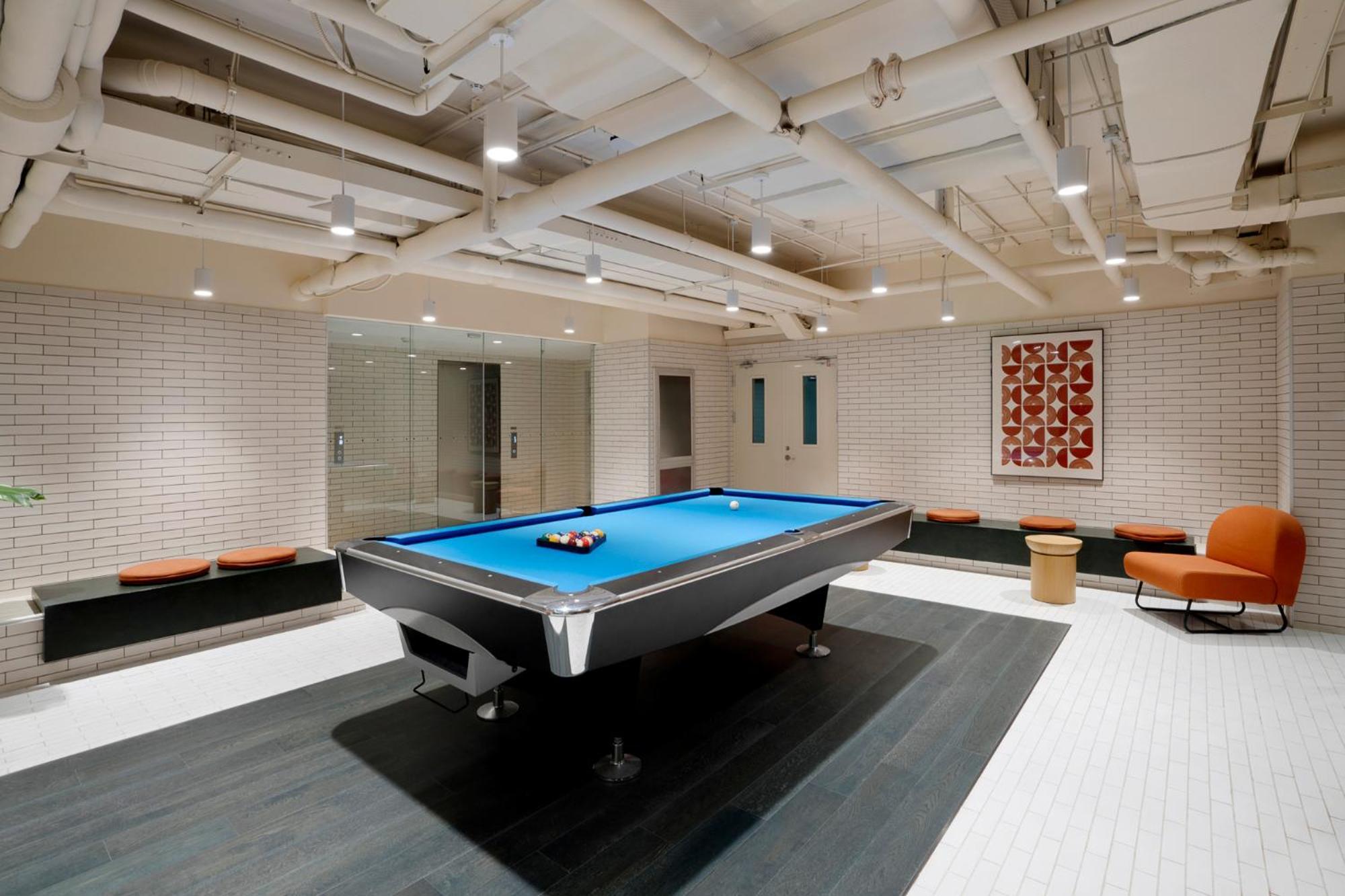 Base-Beijing Wangfujing Serviced Apartment- In Hutong &Bike Rental &Close To Forbidden City, Tian'Anmen Square &Subway Nearby &Free Coffee &Washing Machine,Kitchen &Restaurant Discount &English Speaking &High Speed Free Wifi Exterior foto The Billiard Room